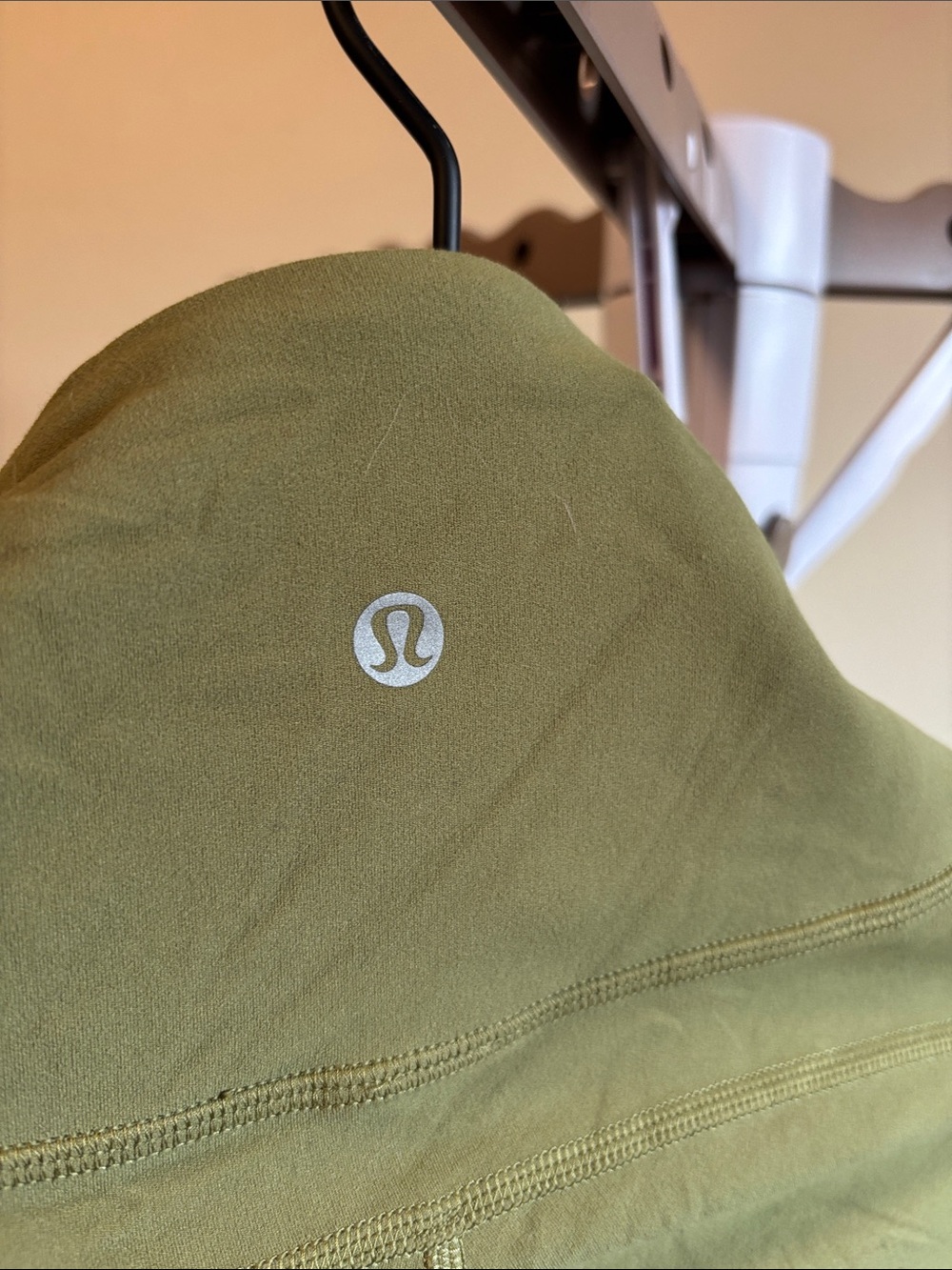 lululemon size 6 groove - Picture 2 of 3
